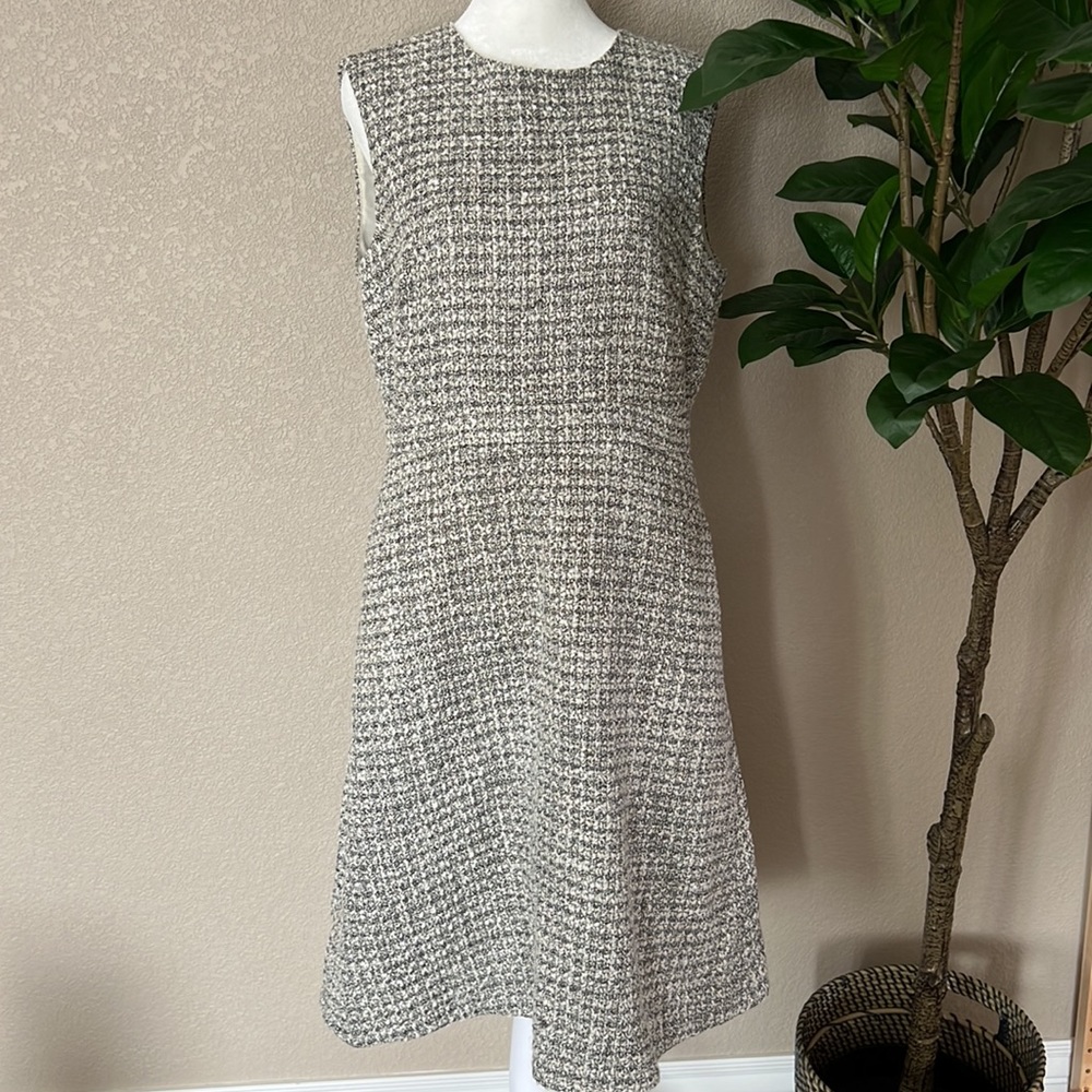 J.Crew sleeveless sz10 with pockets and metallic stitching